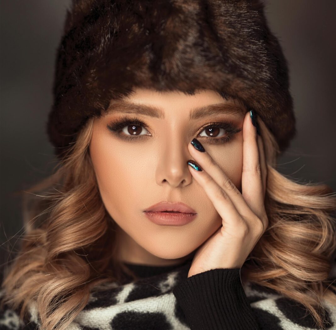 Smokey Brown Eyes: Η Απόλυτη Φυσική Γοητεία στο Μακιγιάζ Ματιών