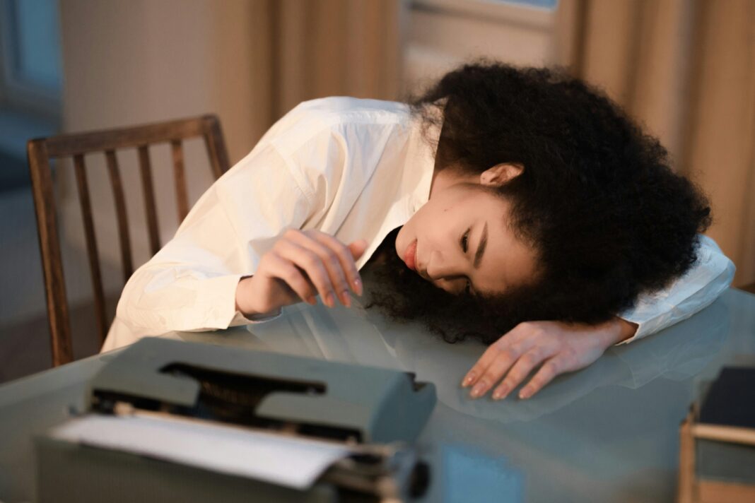 Digital Burnout :Πώς Επηρεάζει τη Ζωή μας