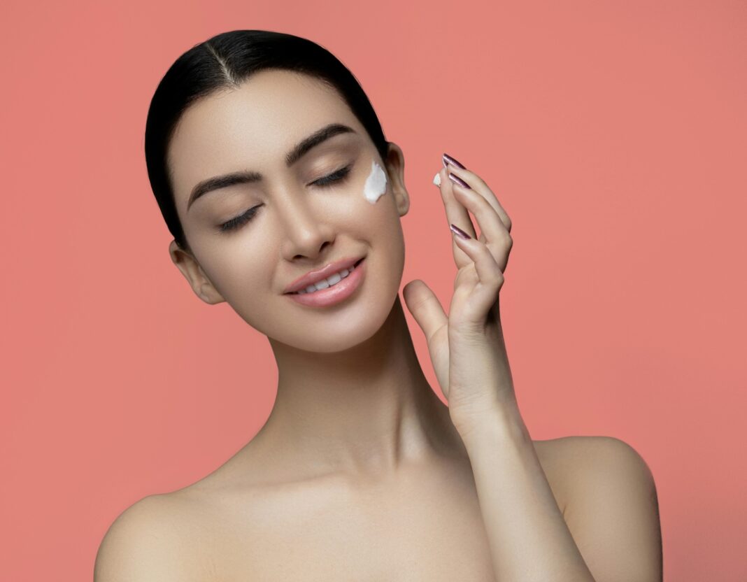 Επιδερμίδα Χωρίς Foundation: Τα Μυστικά για Φυσικό Glow