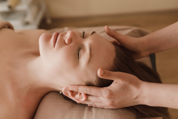 Τι είναι το Scalp Detox και γιατί είναι σημαντικό;