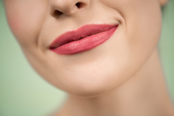 Τι είναι τα peptide lip treatments;